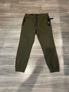 Olive Green Men's Jogger Pants WXYZ